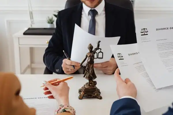 our fees Bromley from EH Mediation - image of couple in joint mediation meeting